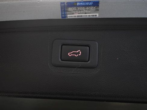 Used 2018 Subaru Outback 3.6R Limited AWD/4WD image 14