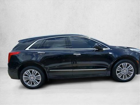 Used 2017 Cadillac XT5 Premium Luxury w/ LPO, Wheel Lock Package AWD/4WD image 4