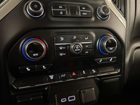 Used 2022 Chevrolet Silverado 2500 LT w/ Convenience Package image 26