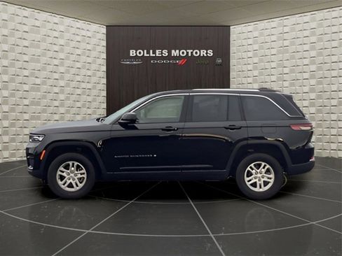 Used 2023 Jeep Grand Cherokee Laredo w/ Luxury Tech Group I image 8
