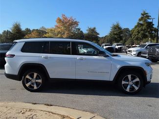 Certified 2021 Jeep Grand Cherokee L Limited w/ Luxury Tech Group II video 3