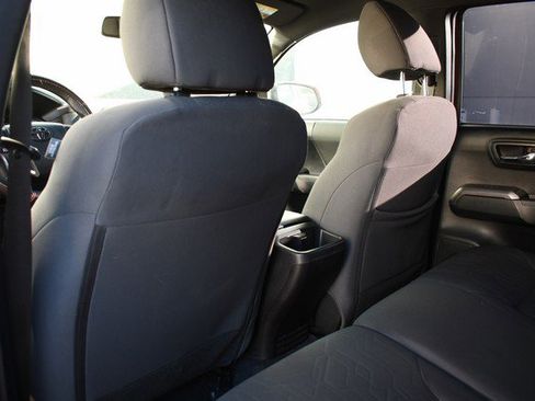 Used 2016 Toyota Tacoma TRD Sport image 21