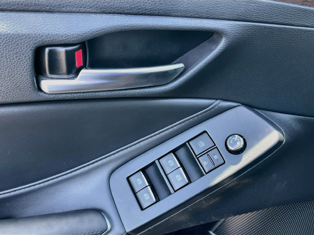 Used 2020 Toyota Avalon XLE w/ Moonroof Package FWD image 17