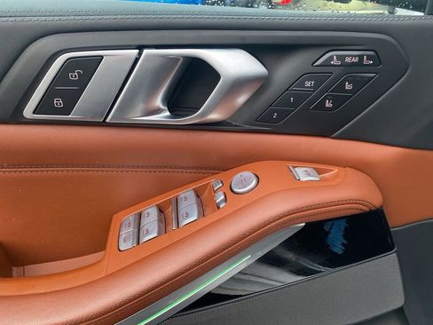 Used 2023 BMW X7 M60i w/ Executive Package image 45