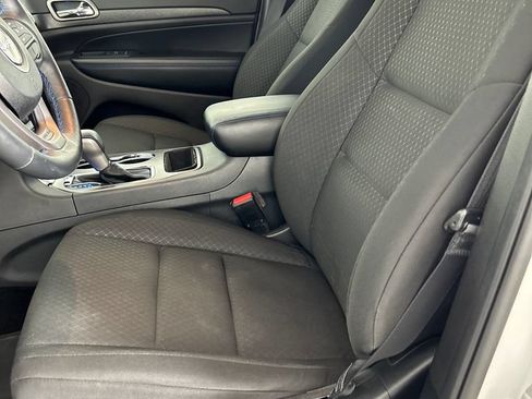 Used 2018 Jeep Grand Cherokee Laredo AWD/4WD image 12