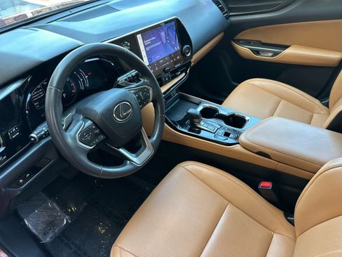 Used 2024 Lexus NX 250 FWD image 10