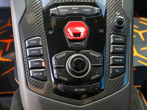 Used 2019 Lamborghini Aventador SVJ AWD/4WD image 48