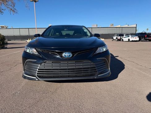 Used 2022 Toyota Camry LE image 3