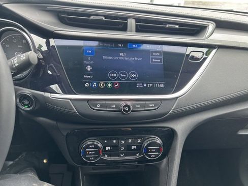 Used 2022 Buick Encore GX Select w/ Sport Touring Package image 25