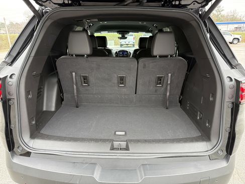 Used 2023 Chevrolet Traverse LT w/ LT Premium Package image 22