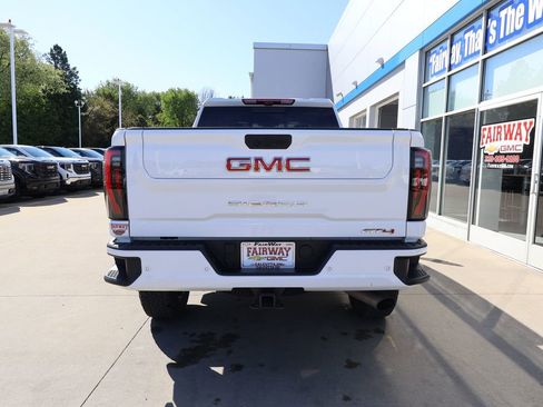 Certified 2025 GMC Sierra 2500 AT4 w/ AT4 Premium Plus Package AWD/4WD image 8