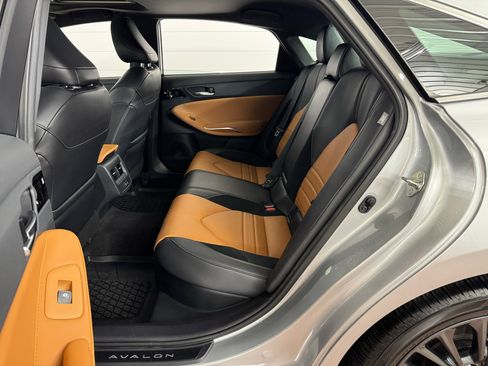 Used 2021 Toyota Avalon XSE image 30