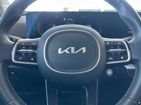 Used 2025 Kia Sorento EX AWD/4WD image 24