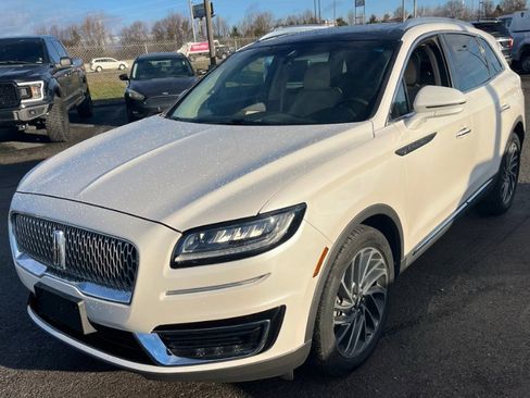 Used 2019 Lincoln Nautilus Reserve w/ Driver Assistance Package image 3