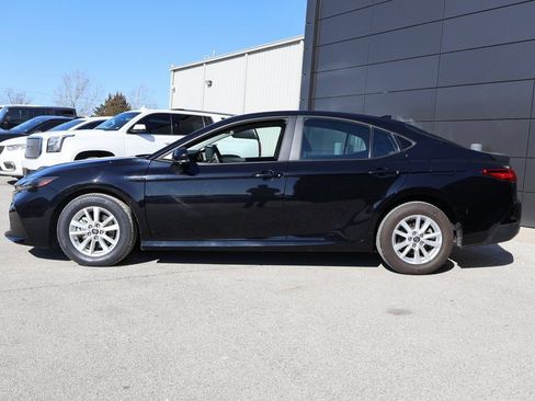 Used 2025 Toyota Camry LE image 2