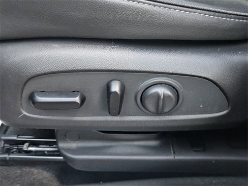 Used 2023 Chevrolet TrailBlazer ACTIV w/ Convenience Package image 16