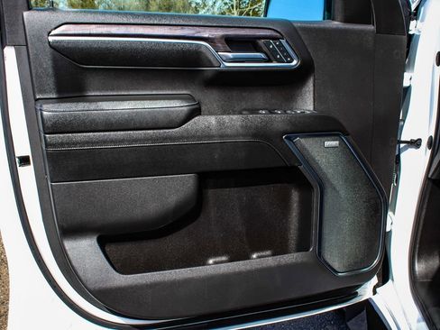 Used 2023 Chevrolet Silverado 1500 LTZ w/ Z71 Off-Road Package image 8