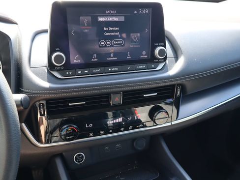 Used 2021 Nissan Rogue SV FWD image 6