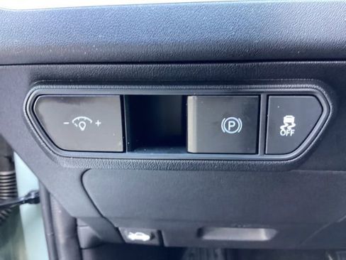 Used 2025 Kia K4 LXS image 13