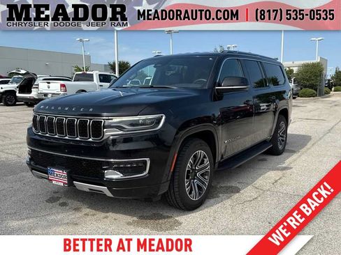 Used 2024 Jeep Wagoneer L Series II w/ Flexible Seating Group AWD/4WD image 1