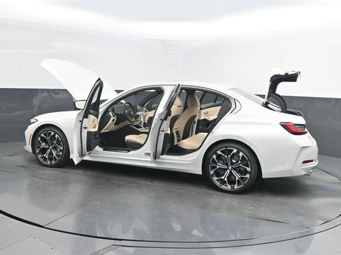 New 2026 BMW 330i Sedan w/ Premium Package RWD image 51
