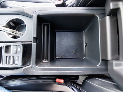 Used 2024 Honda Pilot Touring image 28