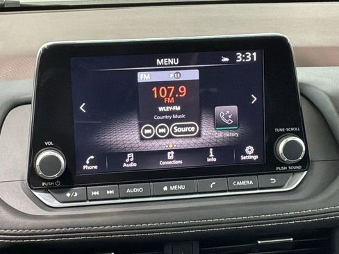 Used 2023 Nissan Rogue SV w/ SV Premium B Package image 14