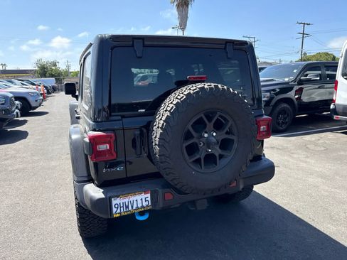 Used 2023 Jeep Wrangler Unlimited Rubicon 4xe AWD/4WD image 17