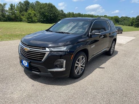 Used 2023 Chevrolet Traverse High Country AWD/4WD image 11