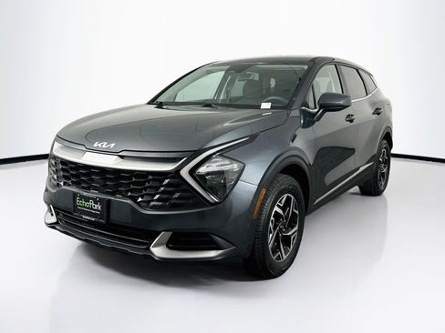 Used 2023 Kia Sportage LX AWD/4WD image 3