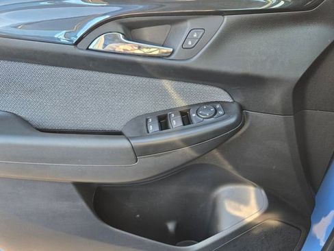 Used 2024 Chevrolet TrailBlazer LT w/ LT Cold Weather Package FWD image 32