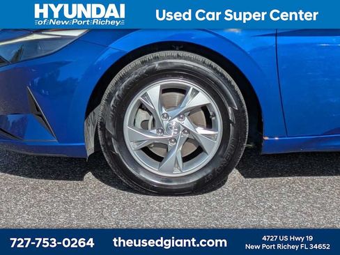 Used 2023 Hyundai Elantra SE w/ Cargo Package FWD image 10