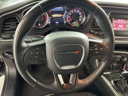 Used 2017 Dodge Challenger R/T image 27