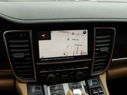 Used 2013 Porsche Panamera 4 Platinum Edition image 26