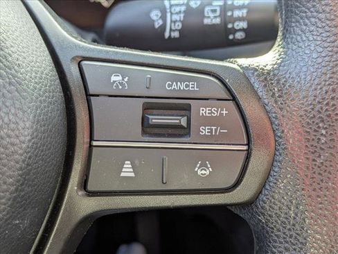 Certified 2025 Honda HR-V LX image 12