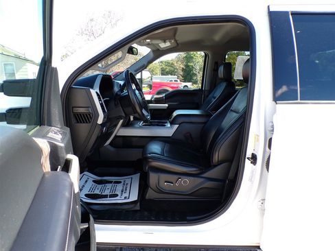 Used 2019 Ford F250 Lariat w/ Lariat Value Package image 32