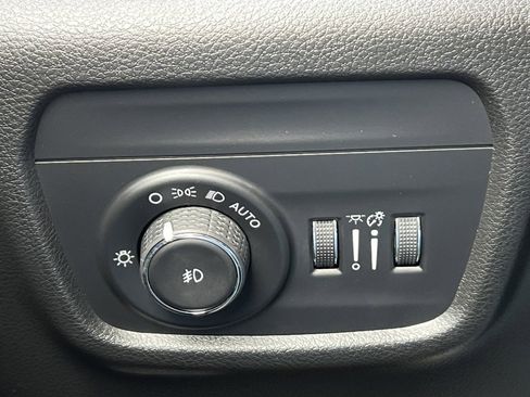 Used 2023 Jeep Grand Cherokee L Limited w/ Trailer Tow Group (B) image 18