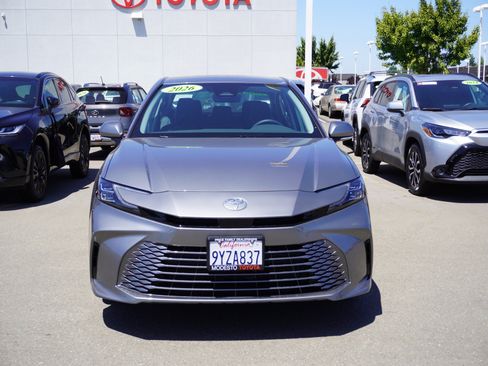 Used 2026 Toyota Camry XLE FWD image 6