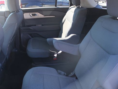 Used 2025 Ford Explorer Active image 15