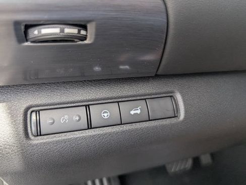 New 2026 Nissan Pathfinder SL w/ SL Premium Package (P04) FWD image 13