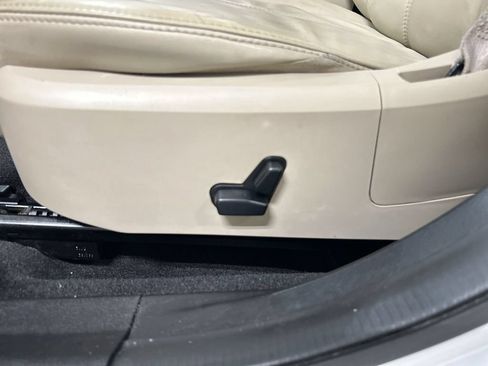 Used 2013 Chrysler 200 Limited FWD image 10
