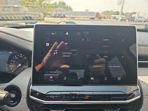 Used 2022 Jeep Compass Limited image 16