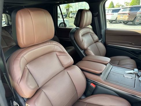 New 2026 Lincoln Navigator L Reserve image 19