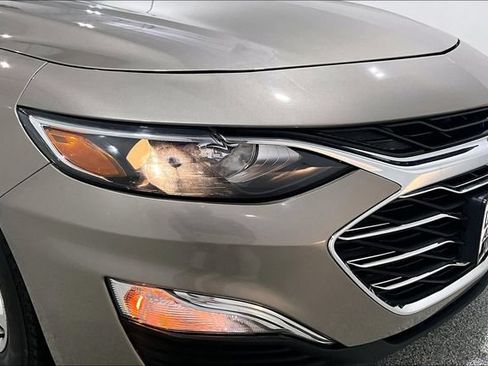 Used 2022 Chevrolet Malibu LS FWD image 37