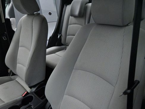 Used 2020 Toyota Yaris LE image 13