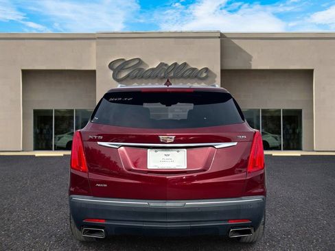 Used 2018 Cadillac XT5 Luxury w/ Driver Awareness Package AWD/4WD image 4
