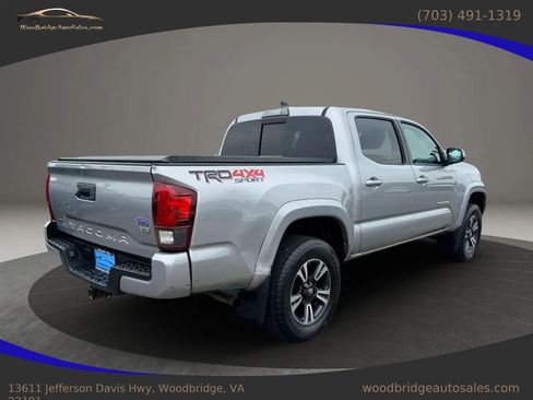 Used 2019 Toyota Tacoma TRD Sport AWD/4WD image 4