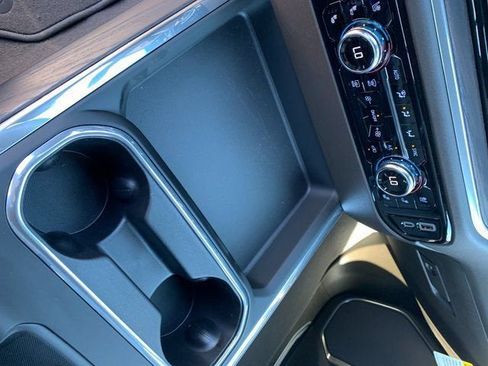 New 2025 GMC Sierra 2500 SLT w/ SLT Convenience Package image 22