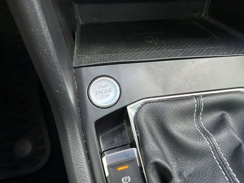 Certified 2022 Volkswagen Taos SE FWD image 22