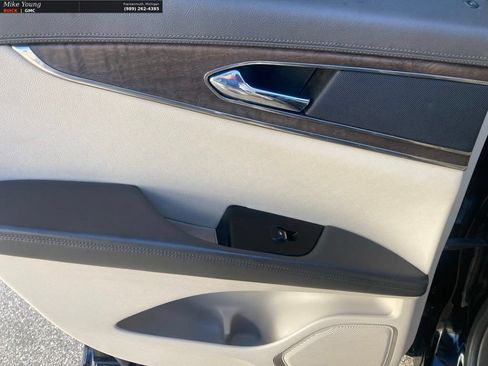 Used 2016 Lincoln MKX Reserve AWD/4WD image 13